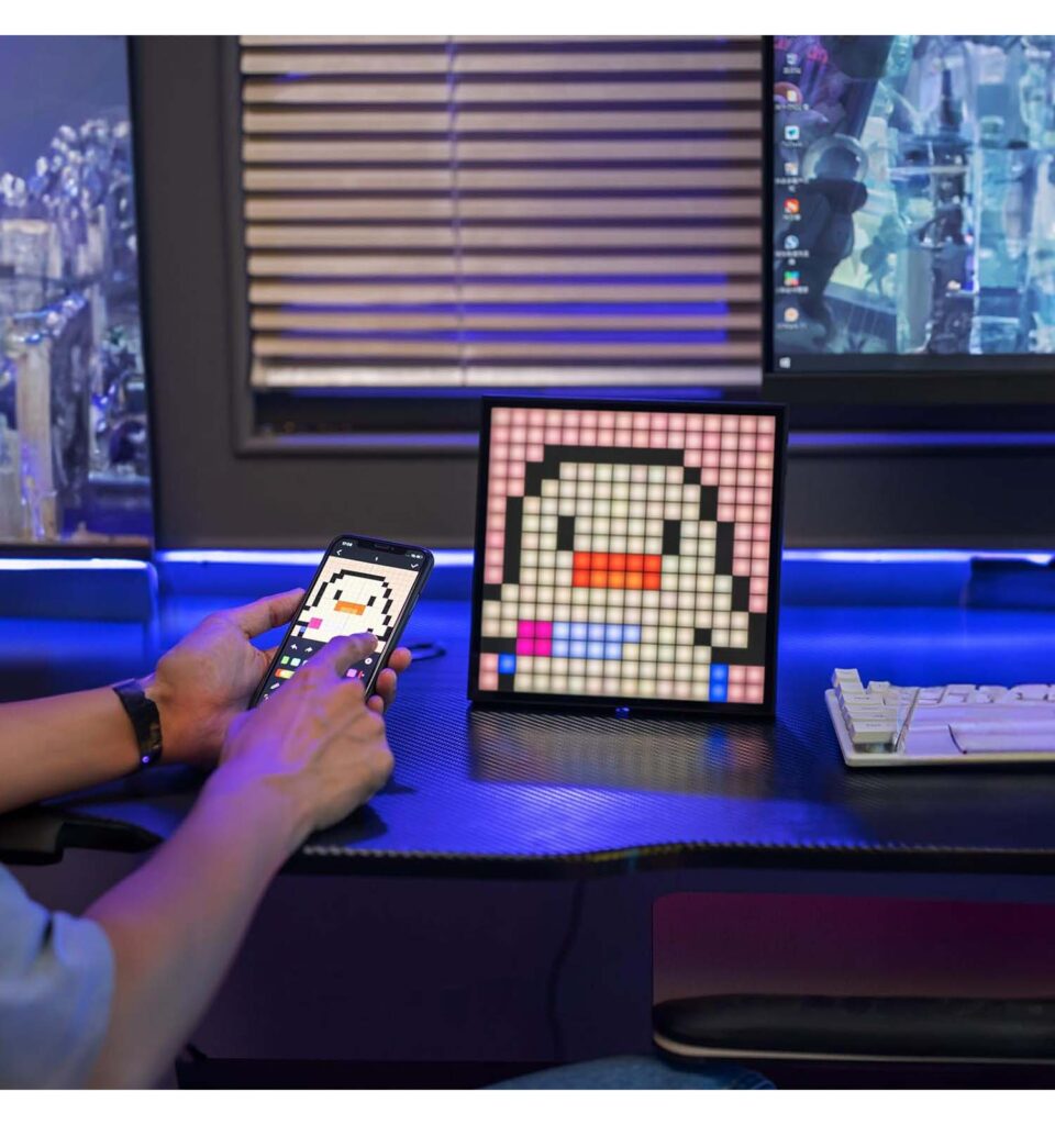 Divoom Pixoo 16x16 Pixel Art WiFi LED RGB